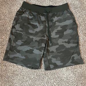 NWOT Men’s Large Lululemon T.H.E. Short